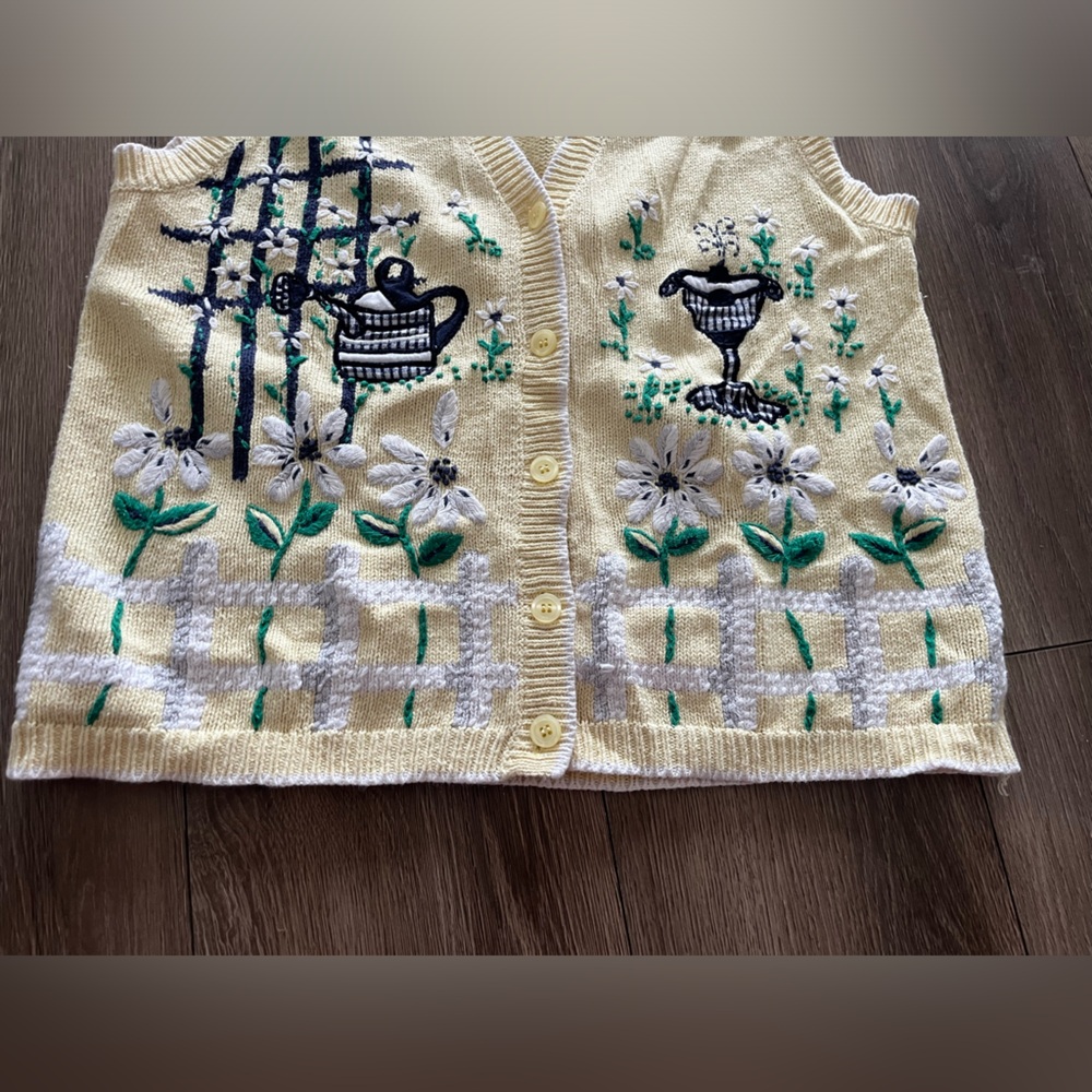 Vintage Embroidered V-Neck yellow Vest - Picture 2 of 5